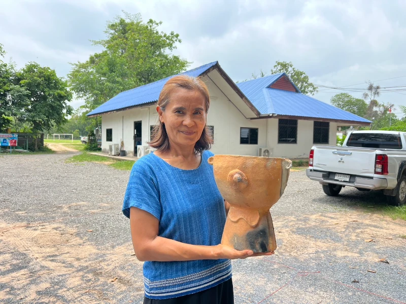 ๑ อปท. ๑ อัตลักษณ์ท้องถิ่น  หม้อดินดีโพนทราย (เครื่องปั้นดินเผาโบราณ บ้านโพนทราย) บ้านโพนทราย หมู่ที่ ๓ ตำบลหนองบัว