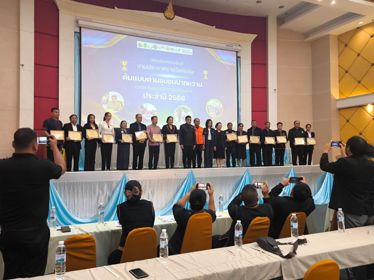 องค์การบริหารส่วนตำบลหนองบัว เป็นหนึ่งในองค์กรปกครองส่วนท้องถิ่นที่มีผลการดำเนินงานโดดเด่น ได้รับการคัดเลือกให้เป็น"ต้นแบบด่านชุมชนปากหวาน ภาคตะวันออกเฉียงเหนือตอนล่าง" เ